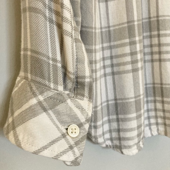 GAP | plaid button down long sleeve shirt- size small - Picture 4 of 5